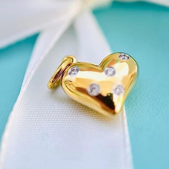 ♥️ Tiffany 18K Yellow Gold Platinum Diamond 
Etoile Heart Charm♥️ - Picture 3 of 5